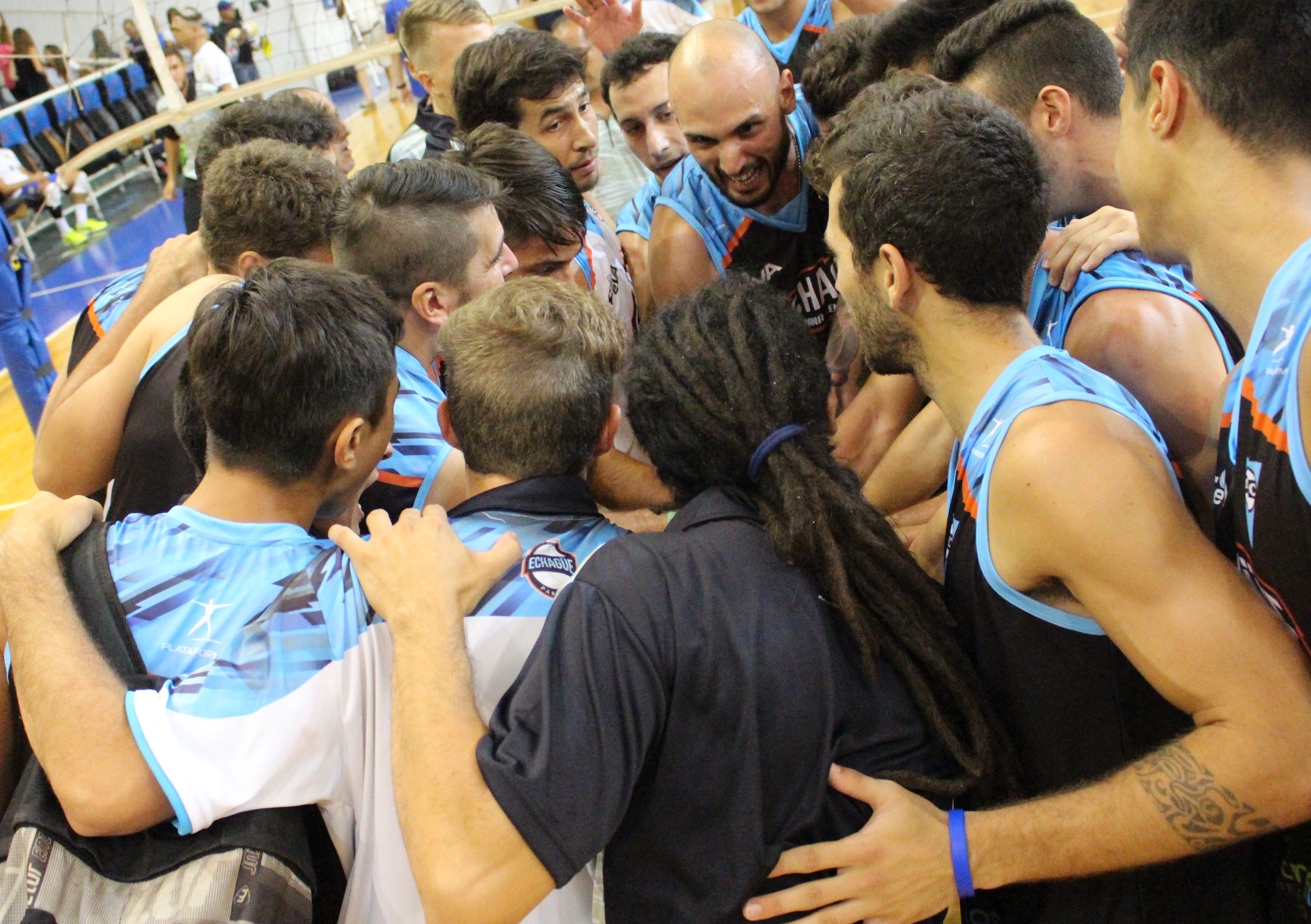 Liga Argentina de Voley: Echagüe venció a Paracao 3-2