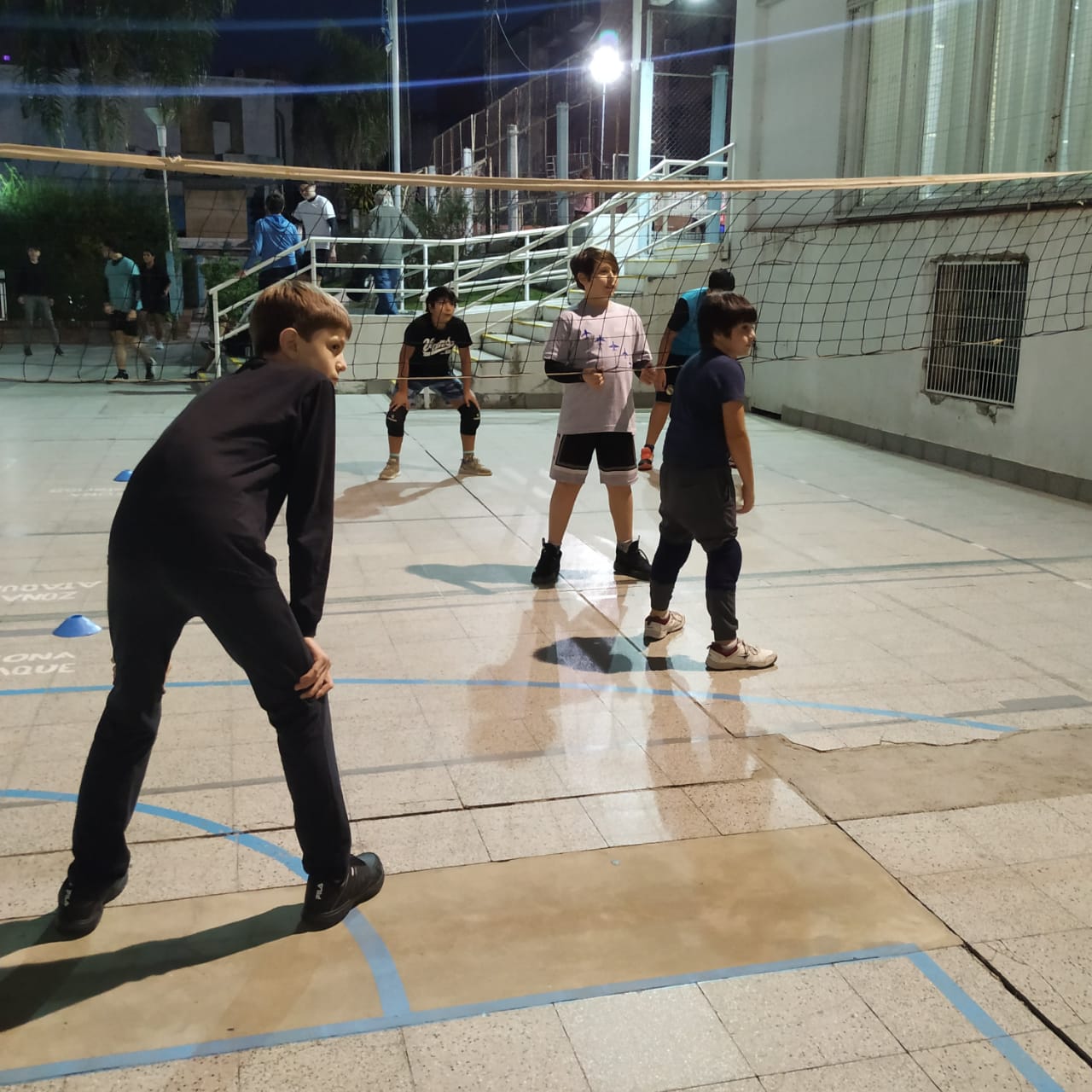 Comenzó la escuelita de voley masculino