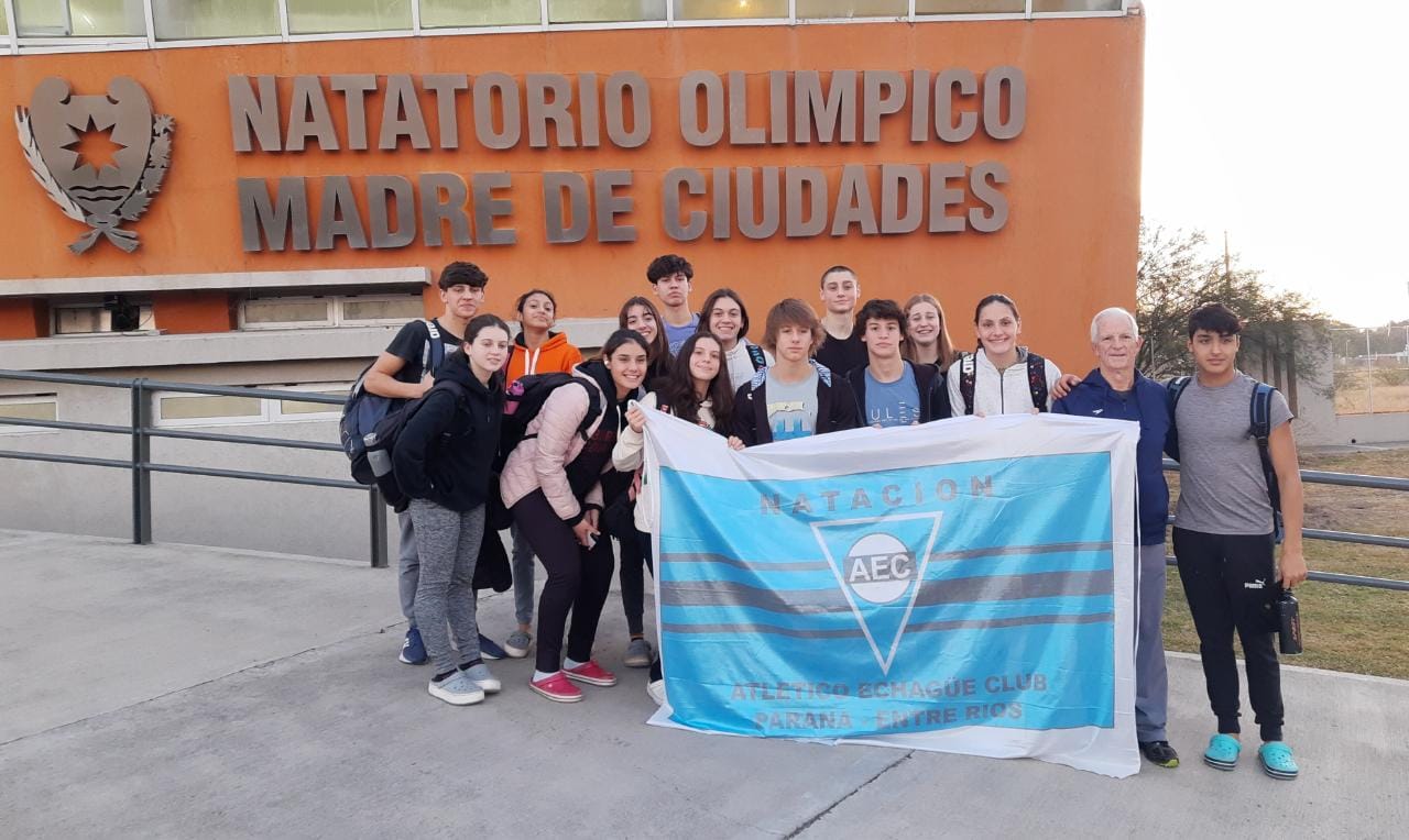 Nadadores cadetes y juveniles se lucieron en el Torneo Nacional